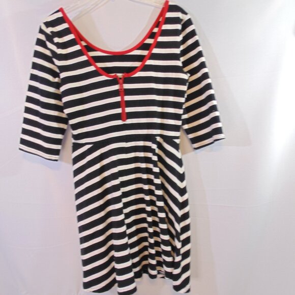 Express Black and white Stripped 3/4 Sleeve red trim collar and red back zip. Lg - Picture 2 of 4